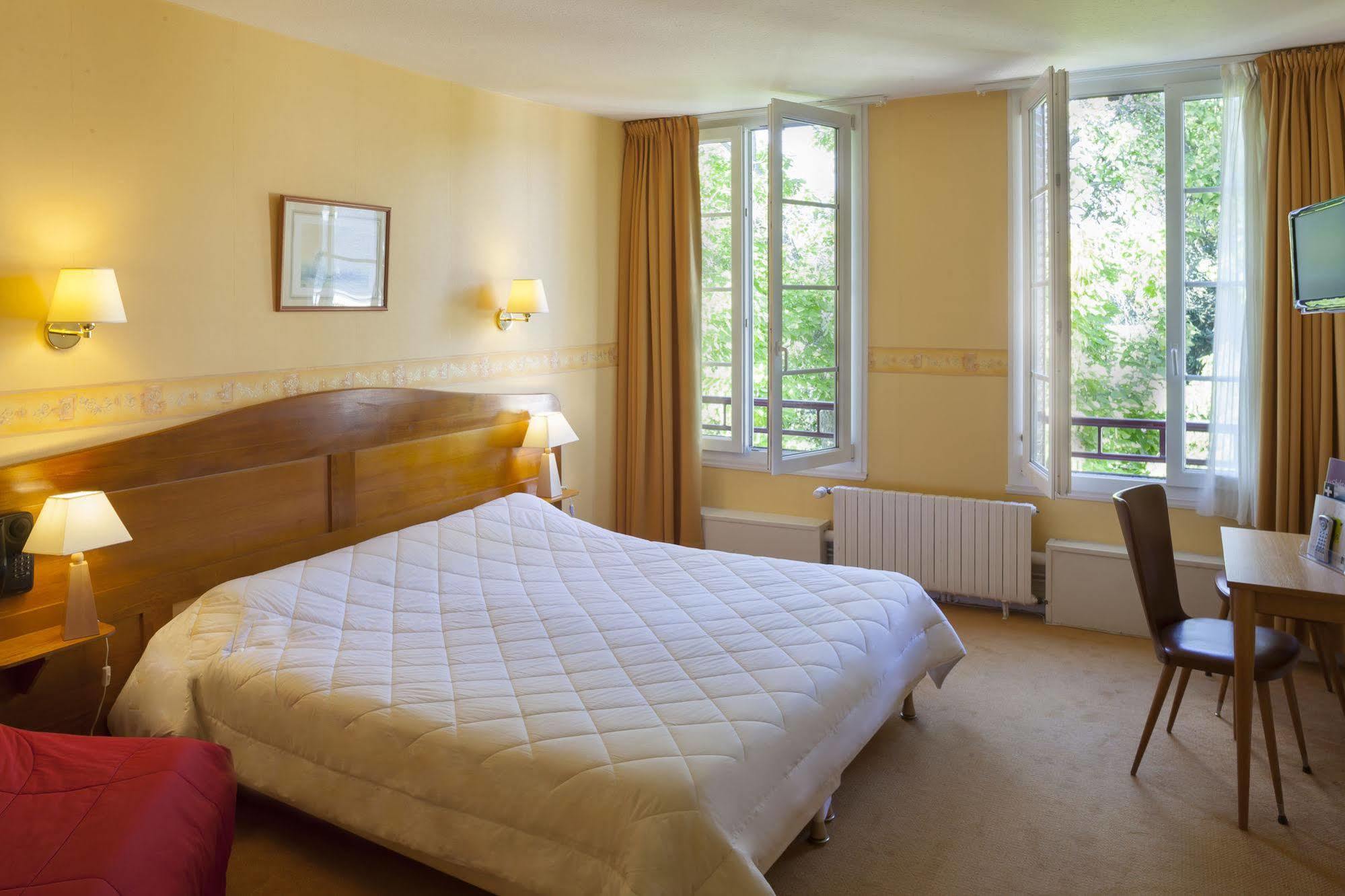 ויירזון Le Chalet De La Foret Hotel 3 Etoiles Et Restaurant מראה חיצוני תמונה