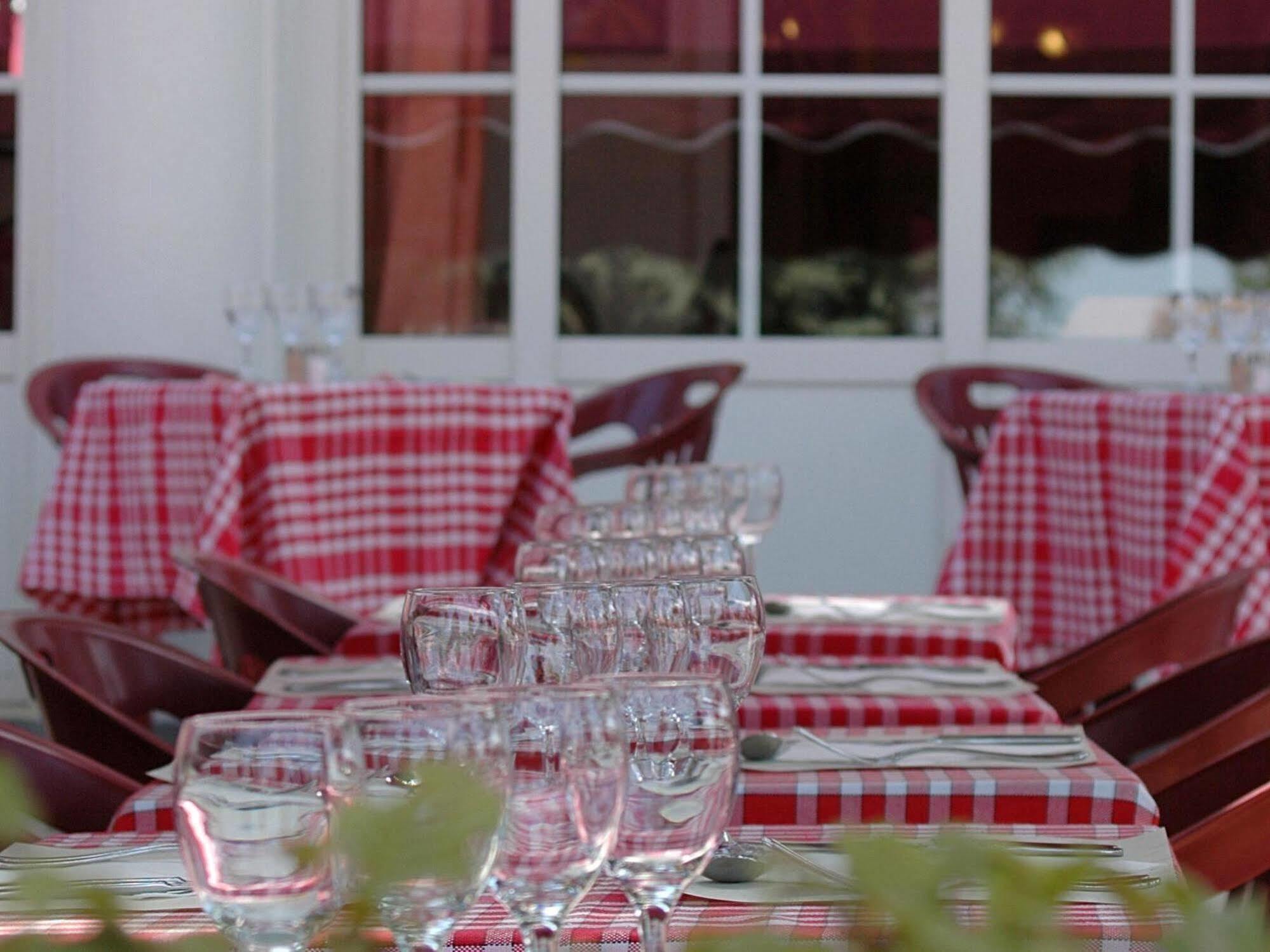 ויירזון Le Chalet De La Foret Hotel 3 Etoiles Et Restaurant מראה חיצוני תמונה